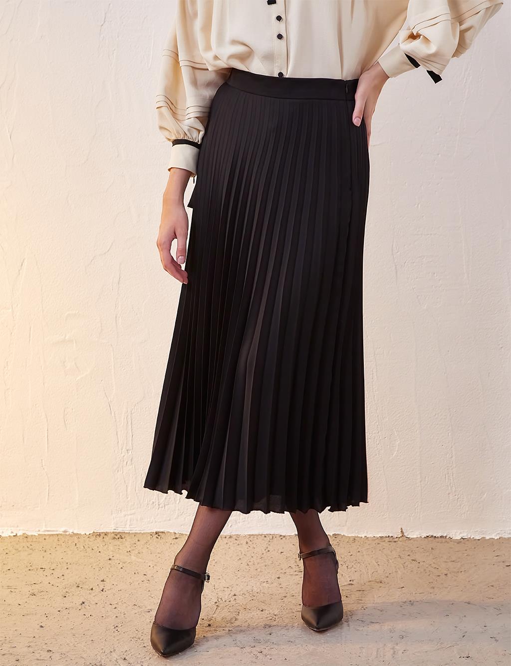 Satin Pleated Skirt Black