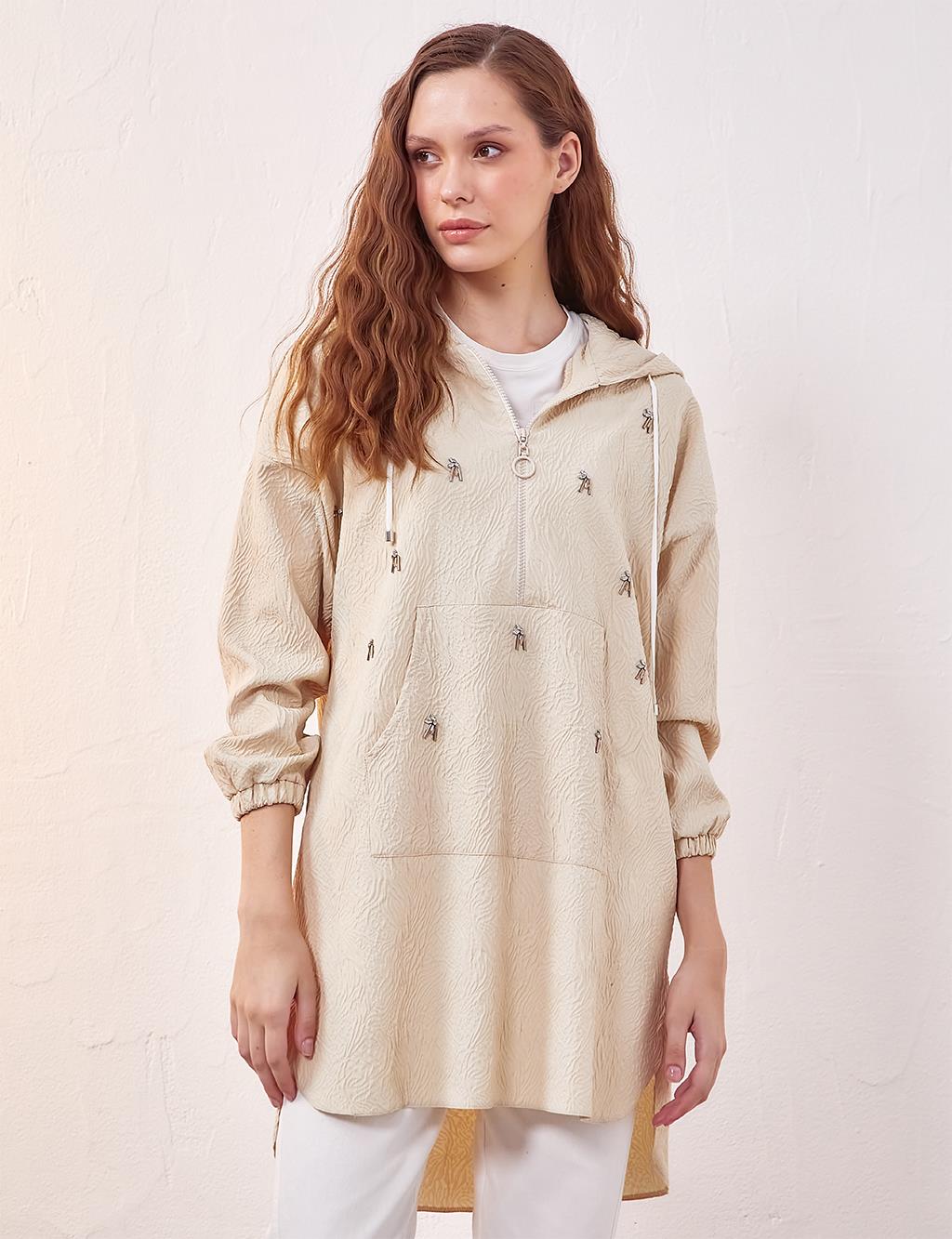 Relief Pattern Sweatshirt Cream