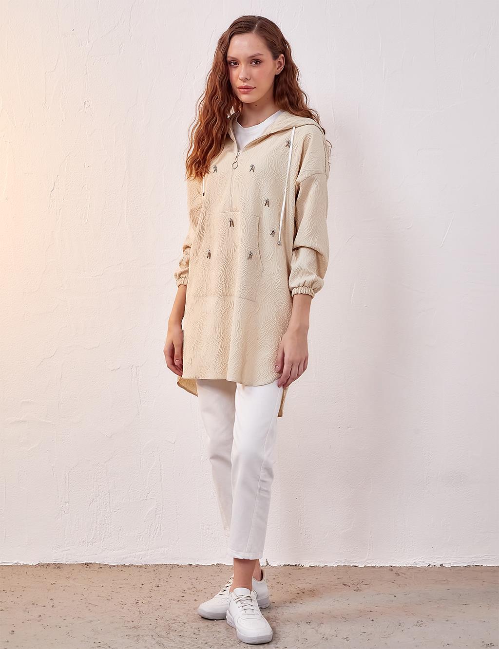 Relief Pattern Sweatshirt Cream