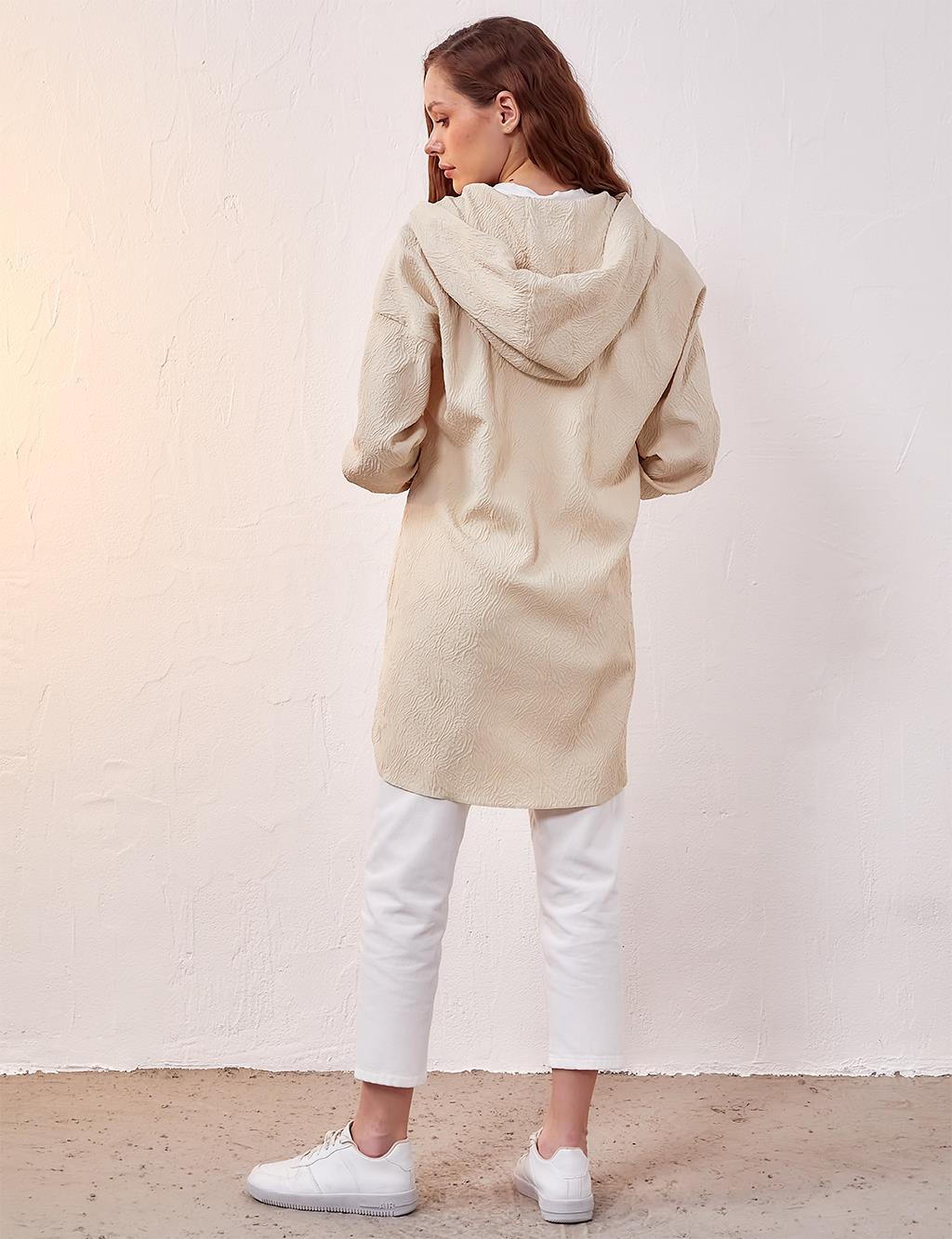 Relief Pattern Sweatshirt Cream