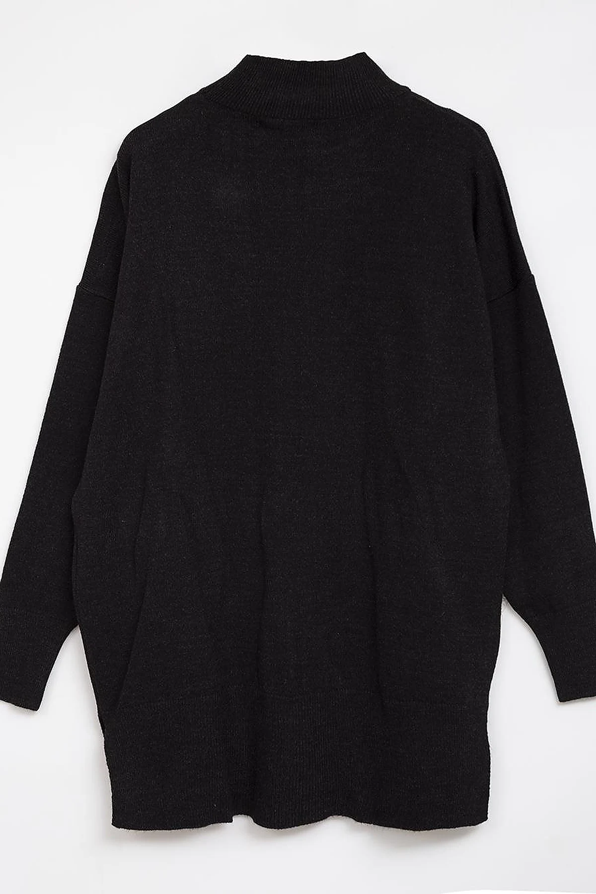 Drop-Shoulder Half Turtleneck Knit Tunic in Black