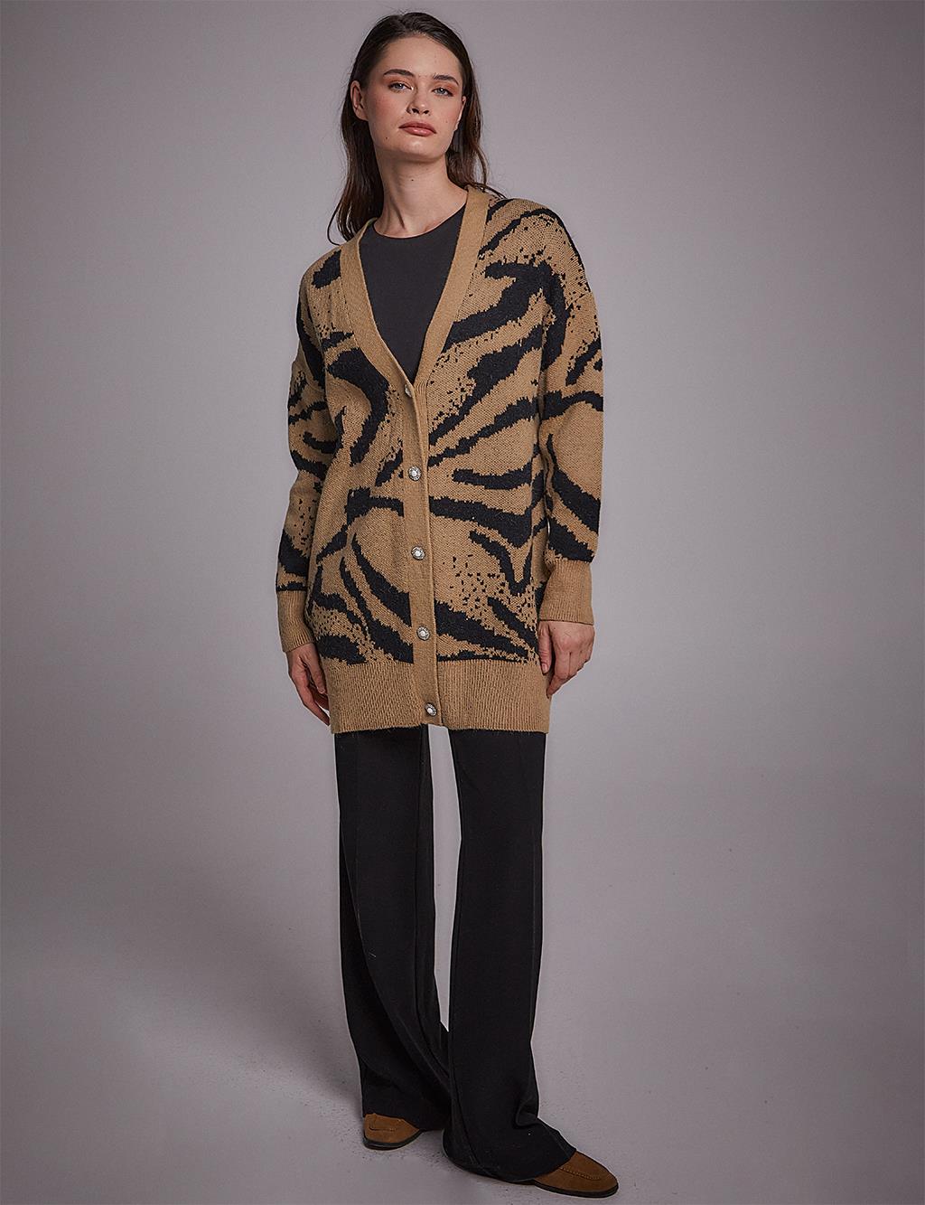 Exclusive Abstract Pattern Knitwear Cardigan Black-Beige