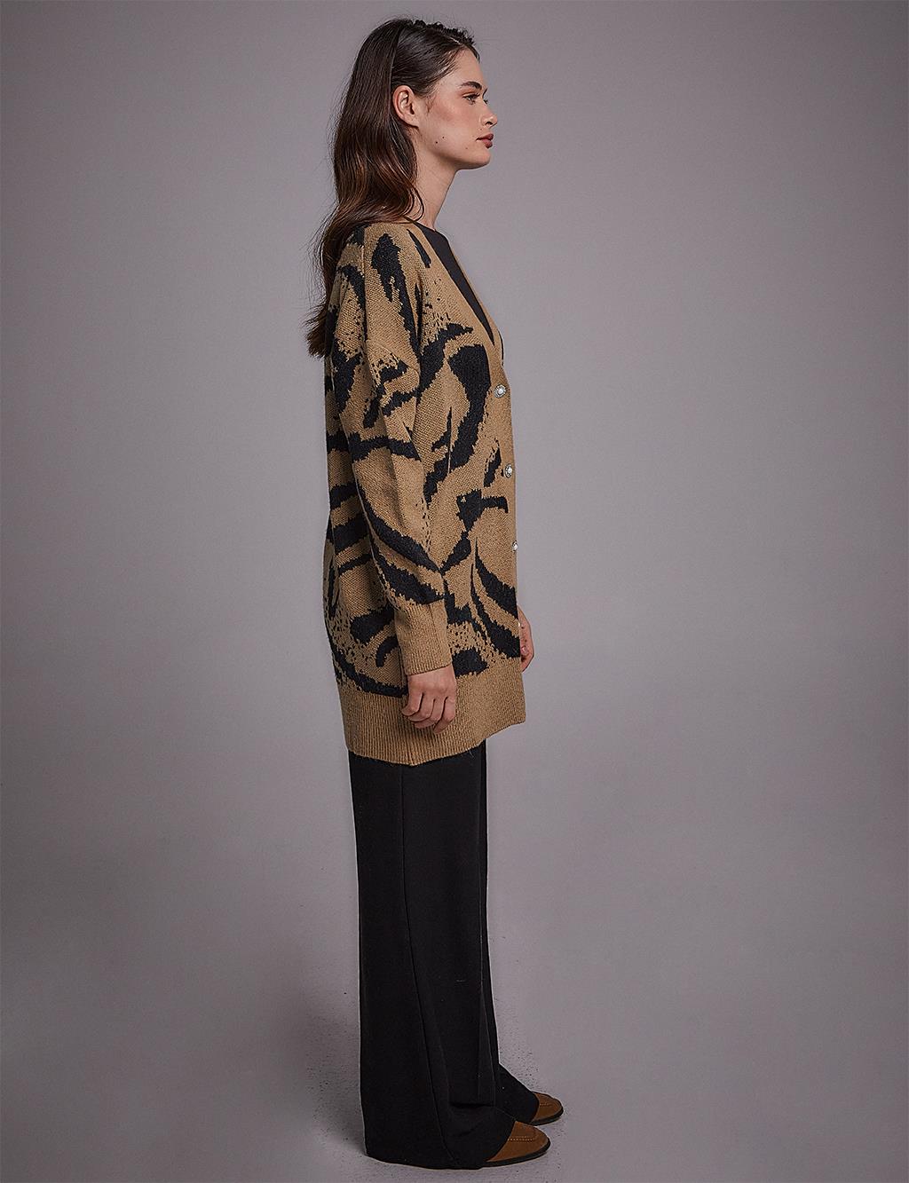 Exclusive Abstract Pattern Knitwear Cardigan Black-Beige