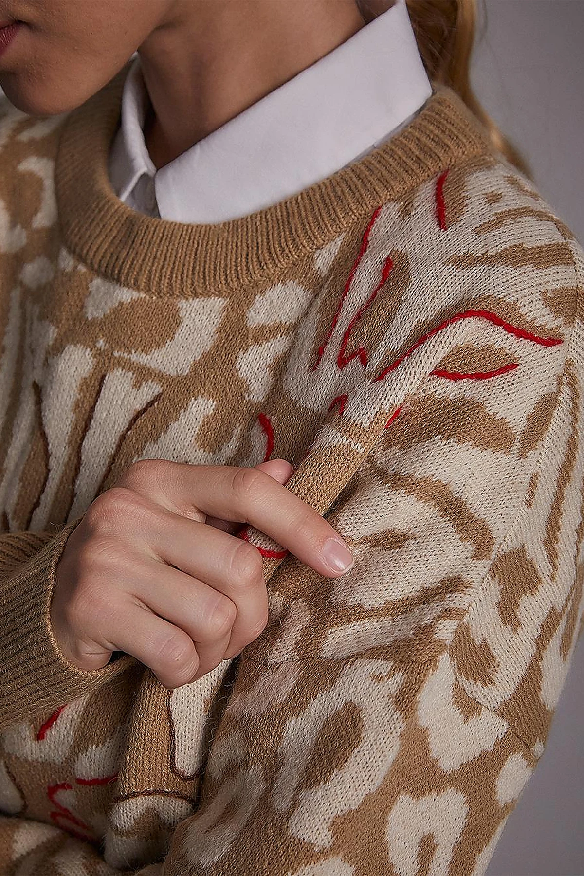 Exclusive Soyut Desenli Triko Tunik Bej-Ekru
