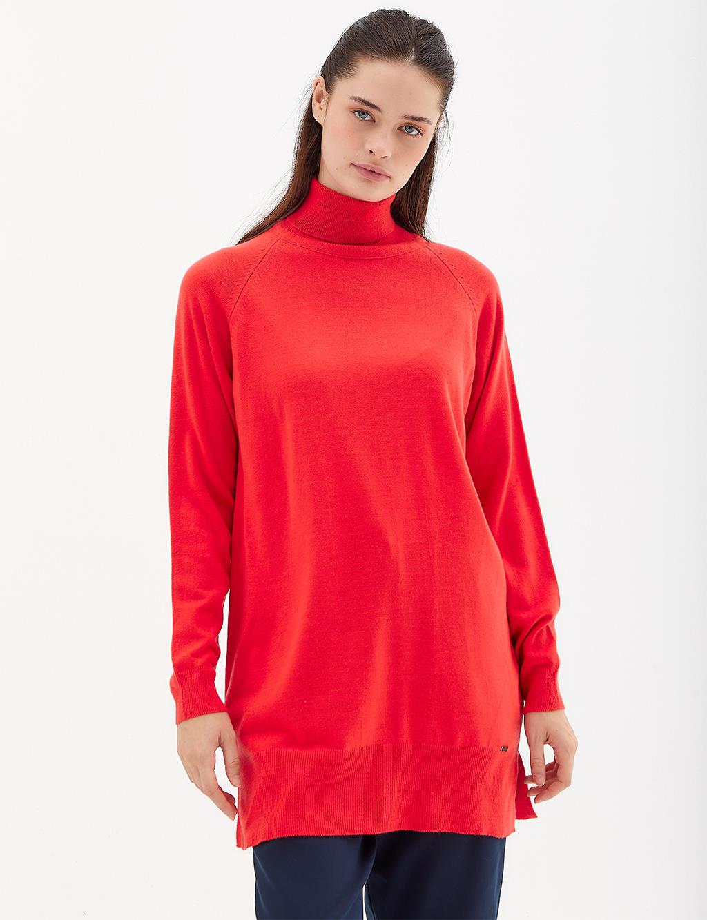 Turtleneck Knit Blouse in Pomegranate Blossom