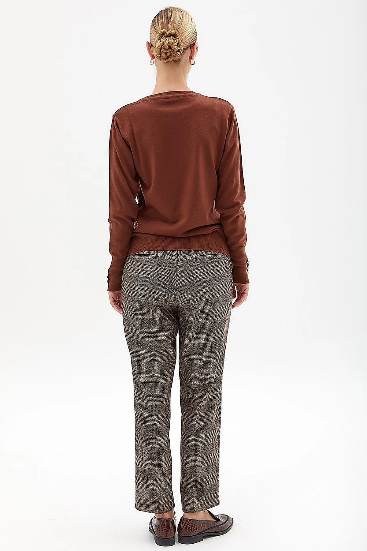 Round Neck Collar Knitwear Sweater Dark Brown