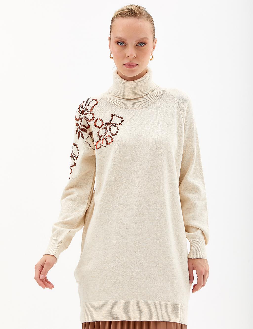 Embroidered Shoulder Knit Tunic Stone