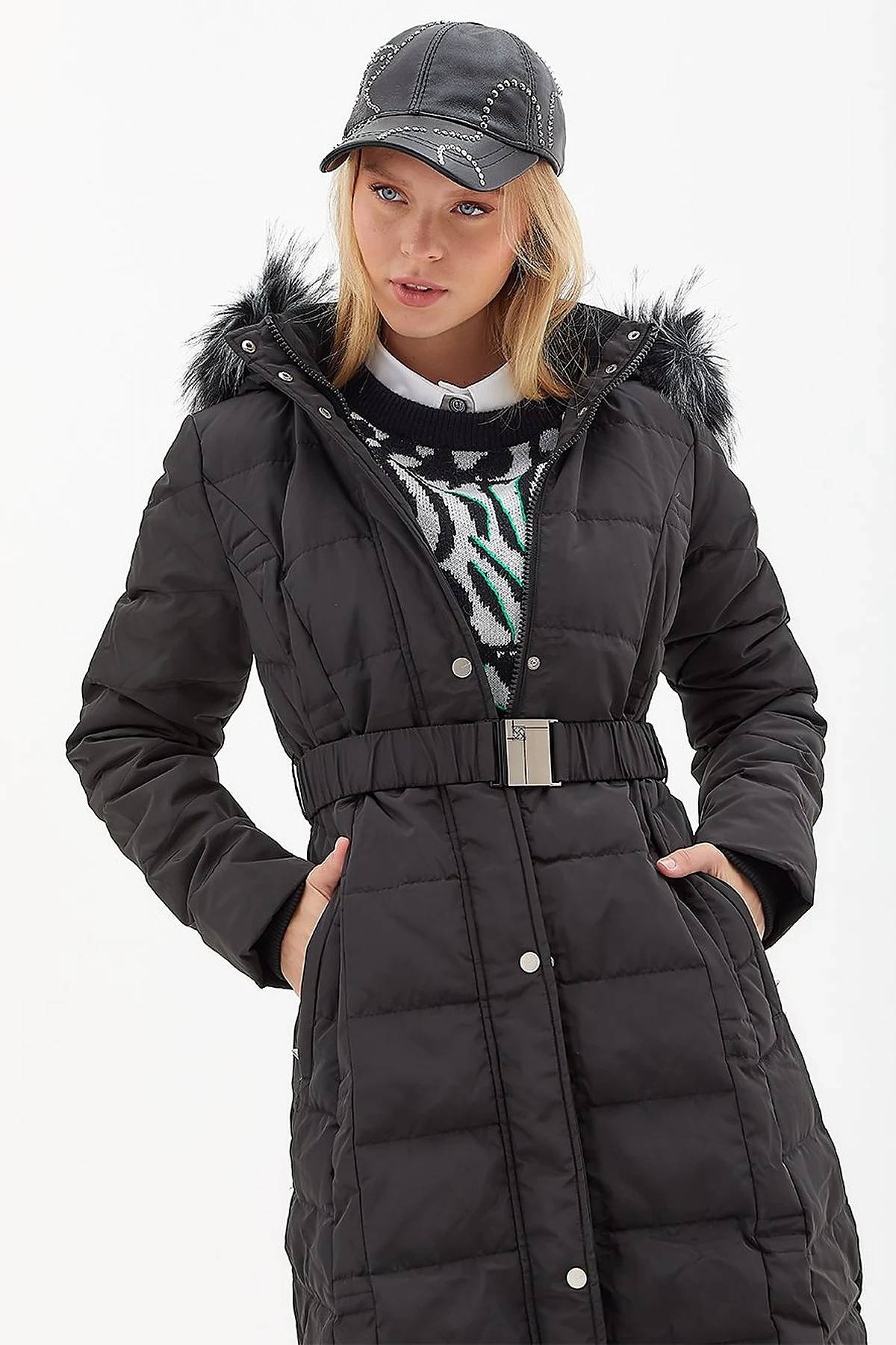 Down Coat With Belt Black