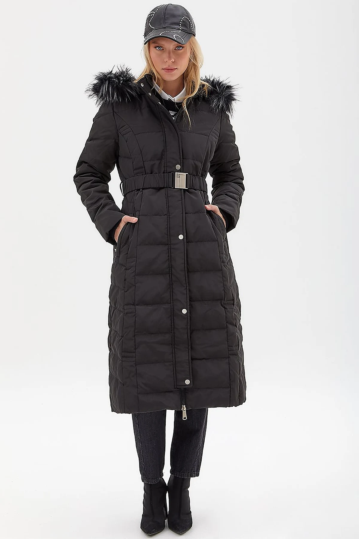 Down Coat With Belt Black