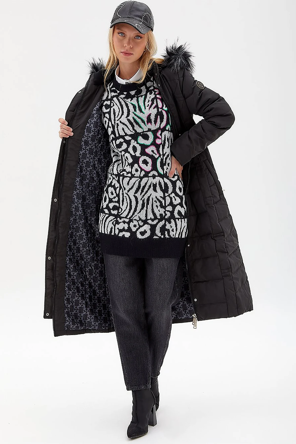 Down Coat With Belt Black