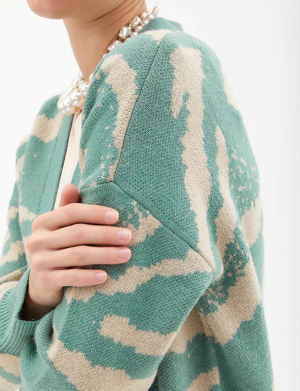 Exclusive Buttoned Zebra Pattern Knitwear Cardigan Moss Green Cream