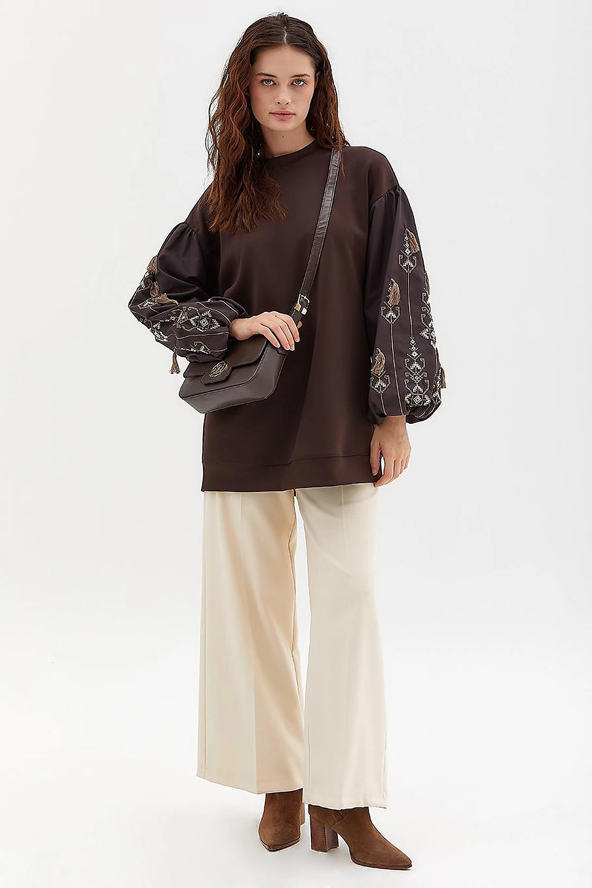 Etamin Embroidered Balloon Sleeve Sweatshirt Bitter Brown