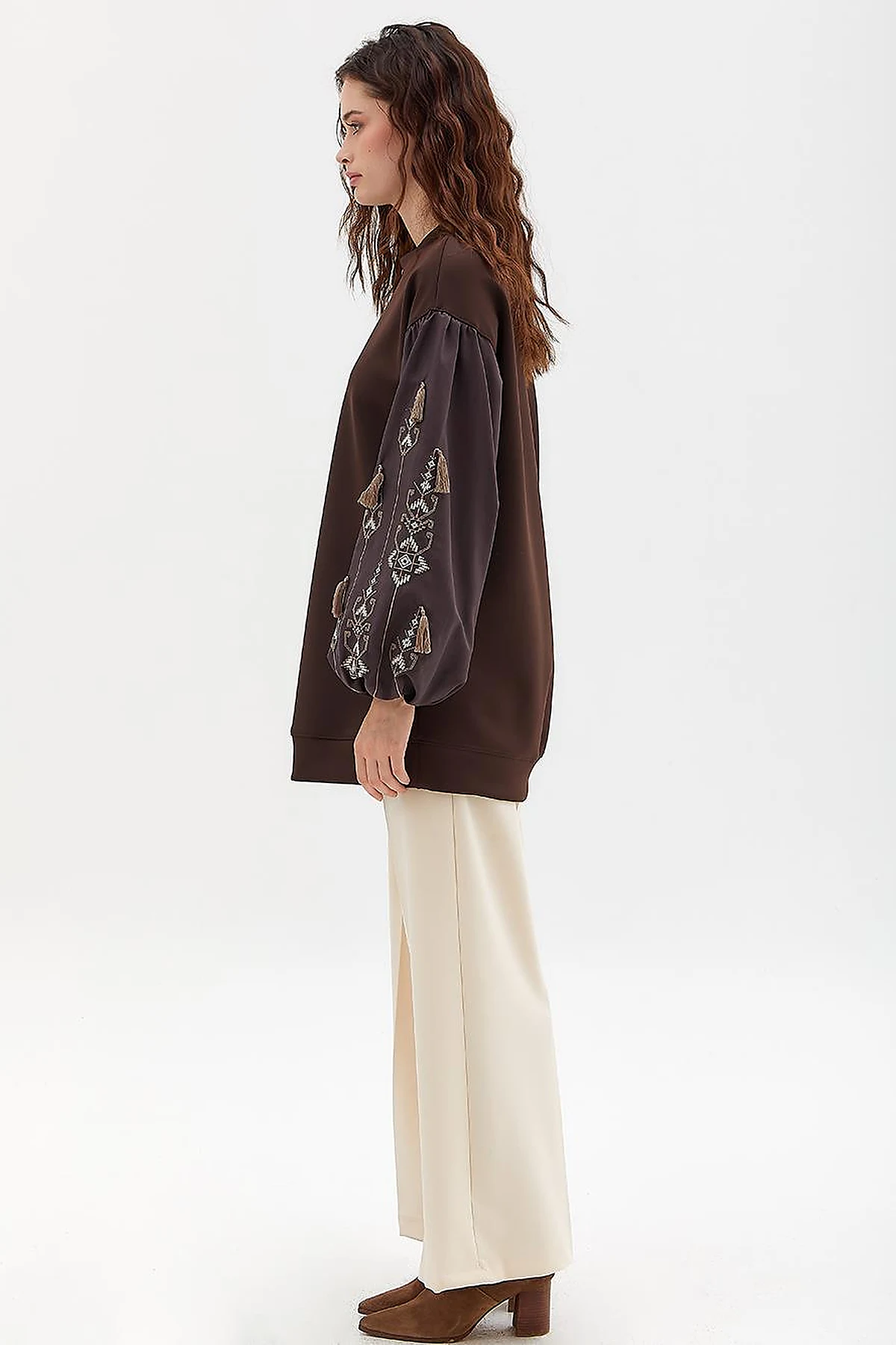 Etamin Embroidered Balloon Sleeve Sweatshirt Bitter Brown
