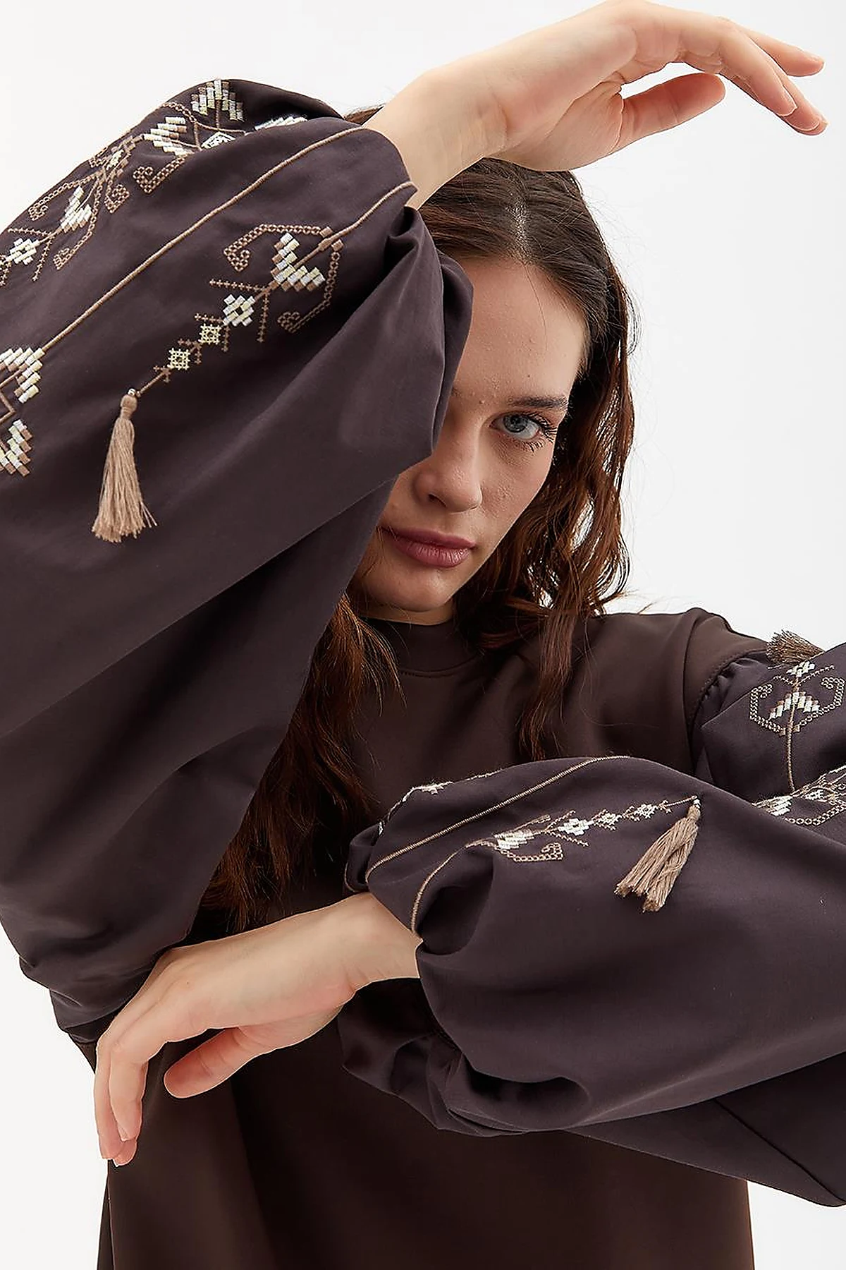 Etamin Embroidered Balloon Sleeve Sweatshirt Bitter Brown