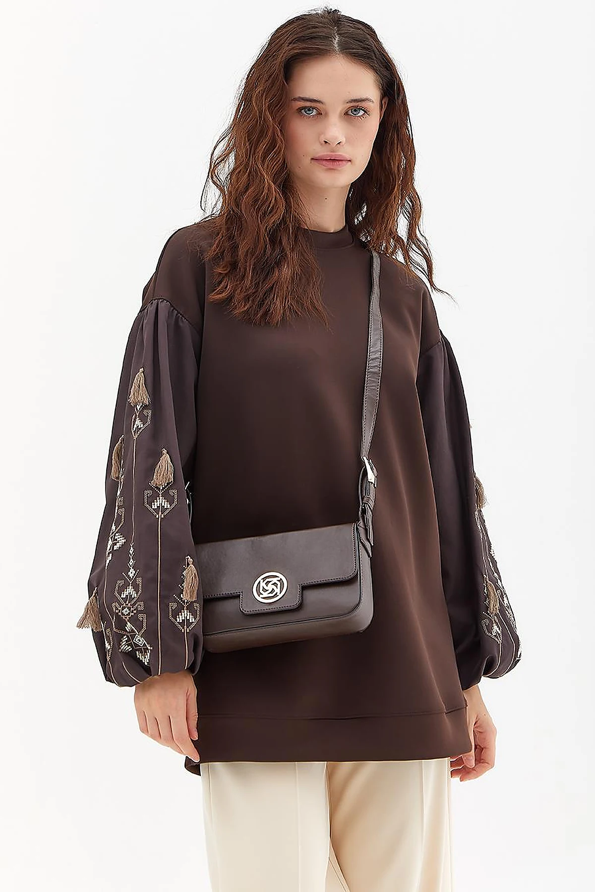 Etamin Embroidered Balloon Sleeve Sweatshirt Bitter Brown