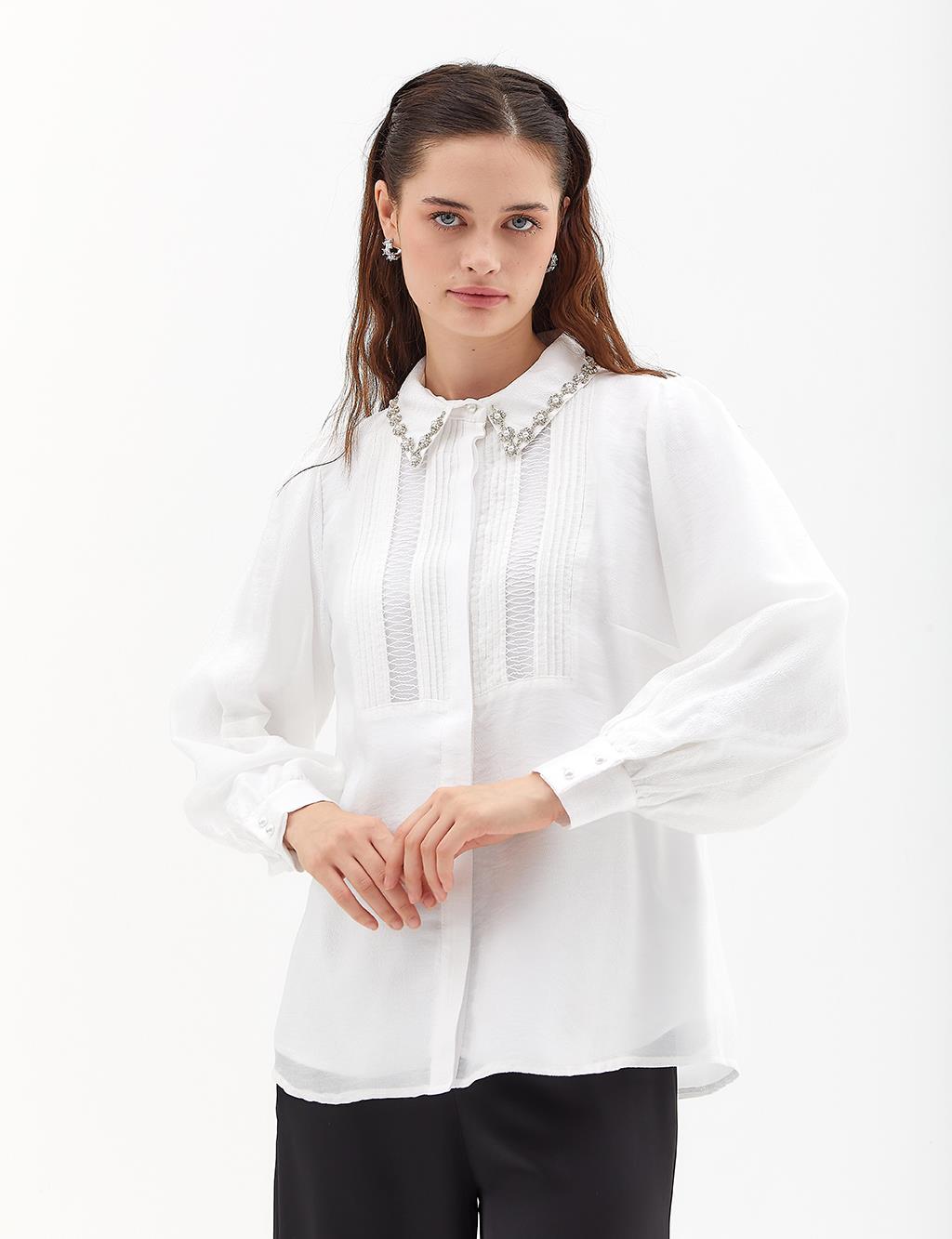 Boncuk İşkemeli Dikiş Detaylı Bluz Optik Beyaz