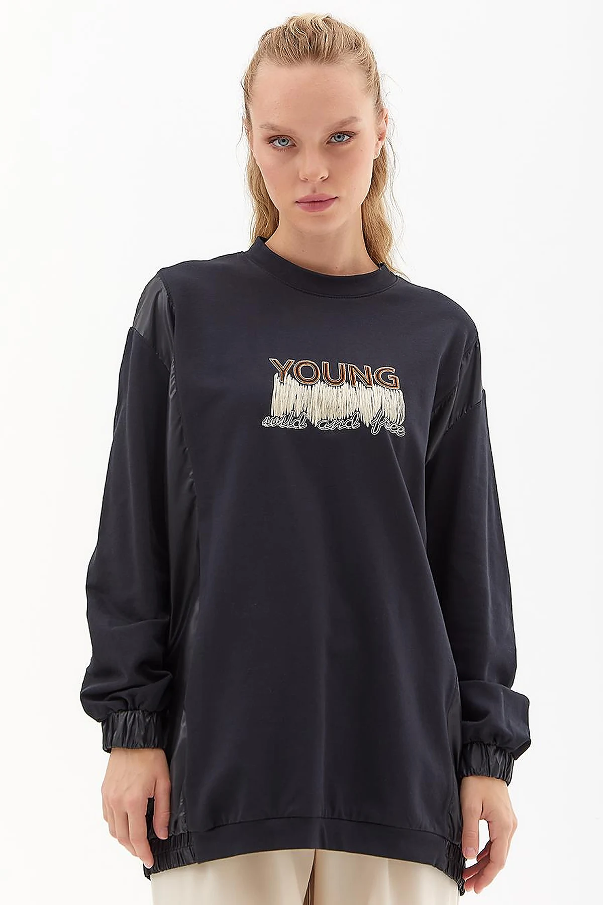 Slogan Embroidered Sweatshirt Black