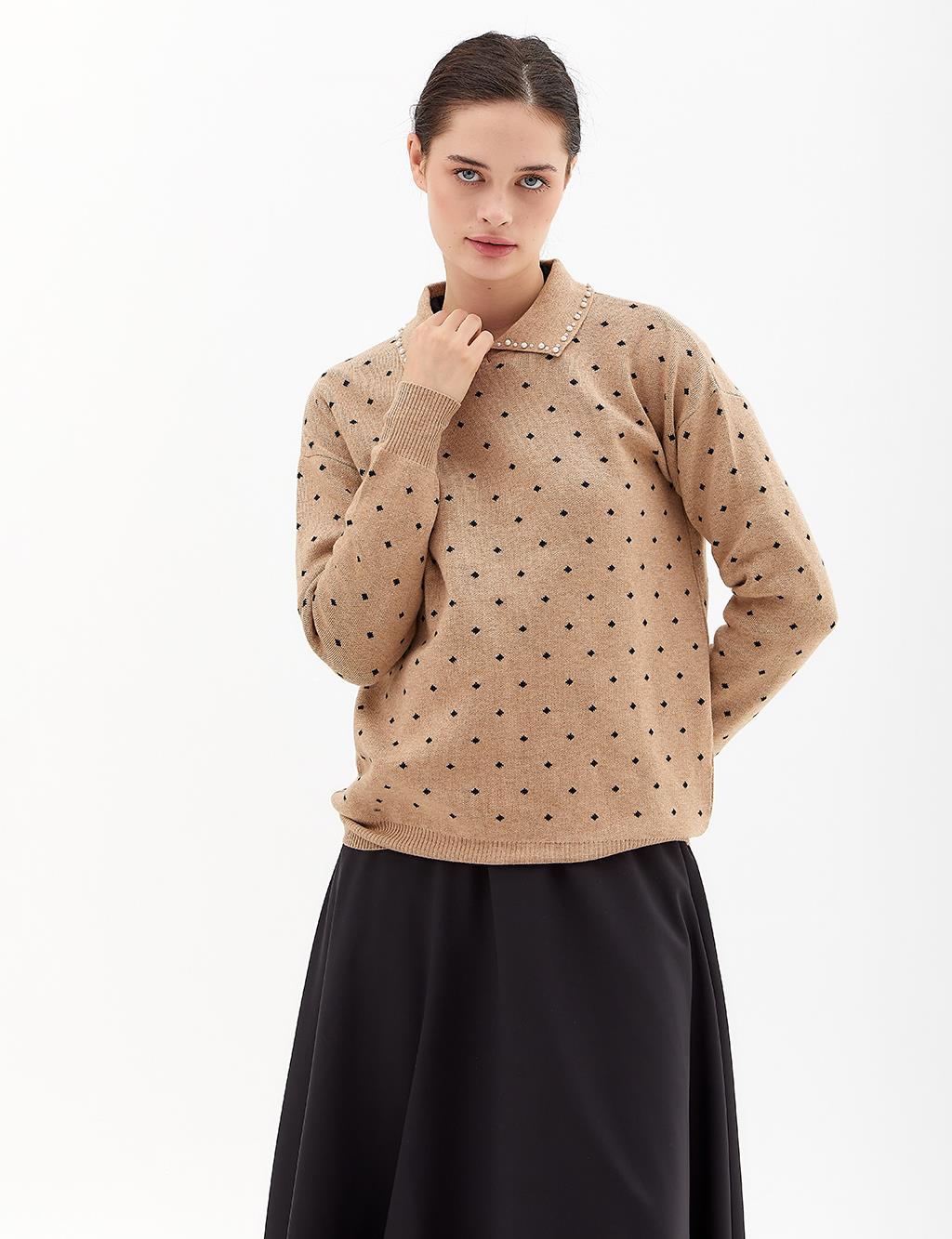 Polka Dot Bead Embroidered Knitwear Blouse Beige Navy Blue