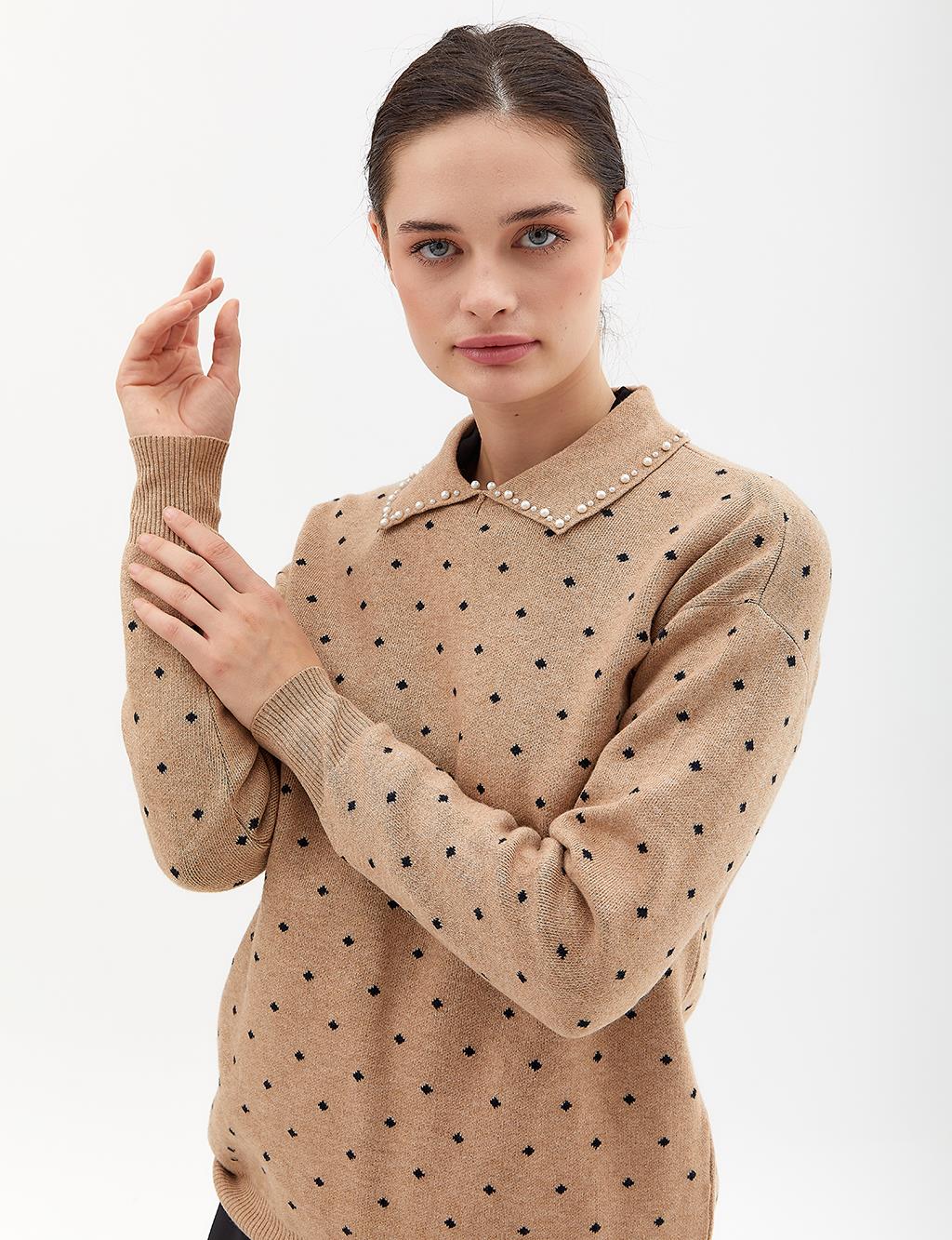 Polka Dot Bead Embroidered Knitwear Blouse Beige Navy Blue