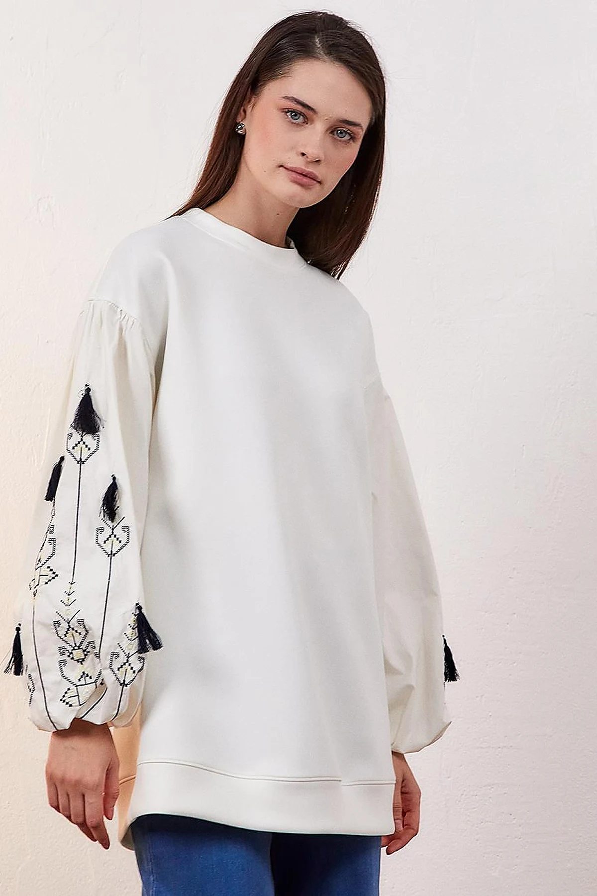 Etamine Embroidered Balloon Sleeve Sweatshirt Optical White