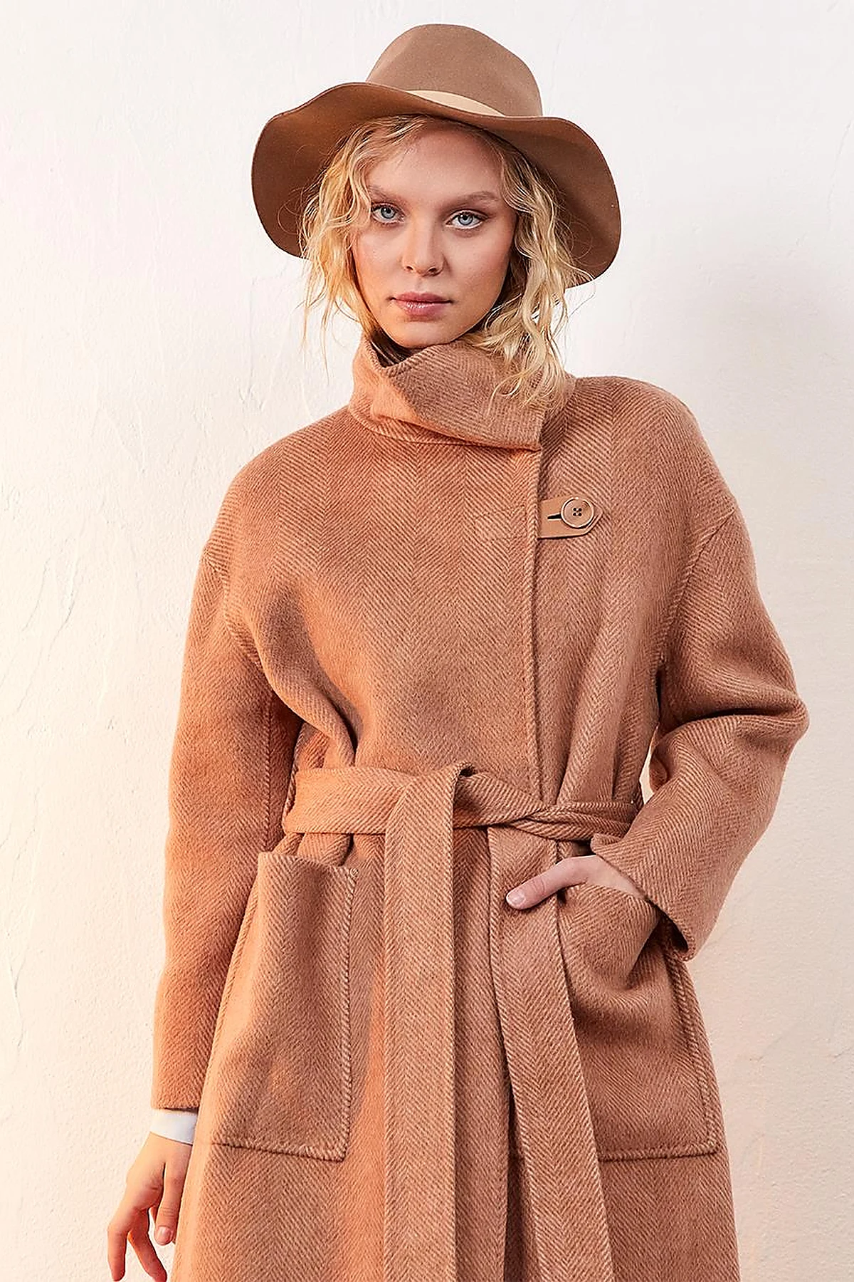 Premium Wool Double Pocket Double Breasted Coat Camel