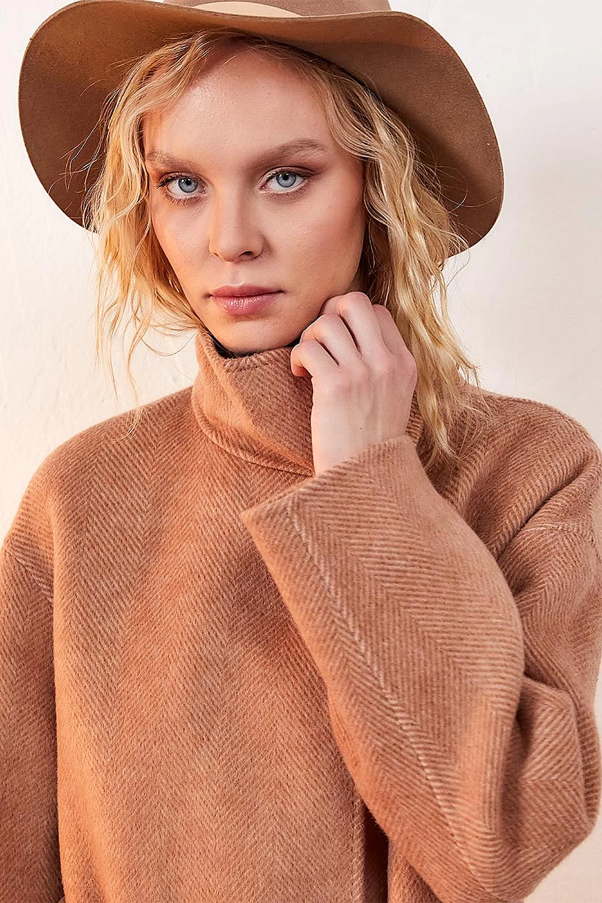 Premium Wool Double Pocket Double Breasted Coat Camel
