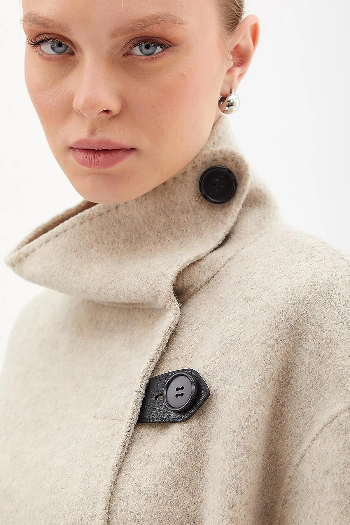 Premium Wool Double-Breasted Coat - Cream