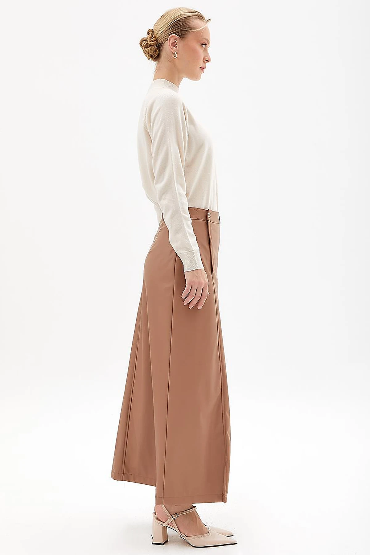 Faux Leather Slit Skirt Beige