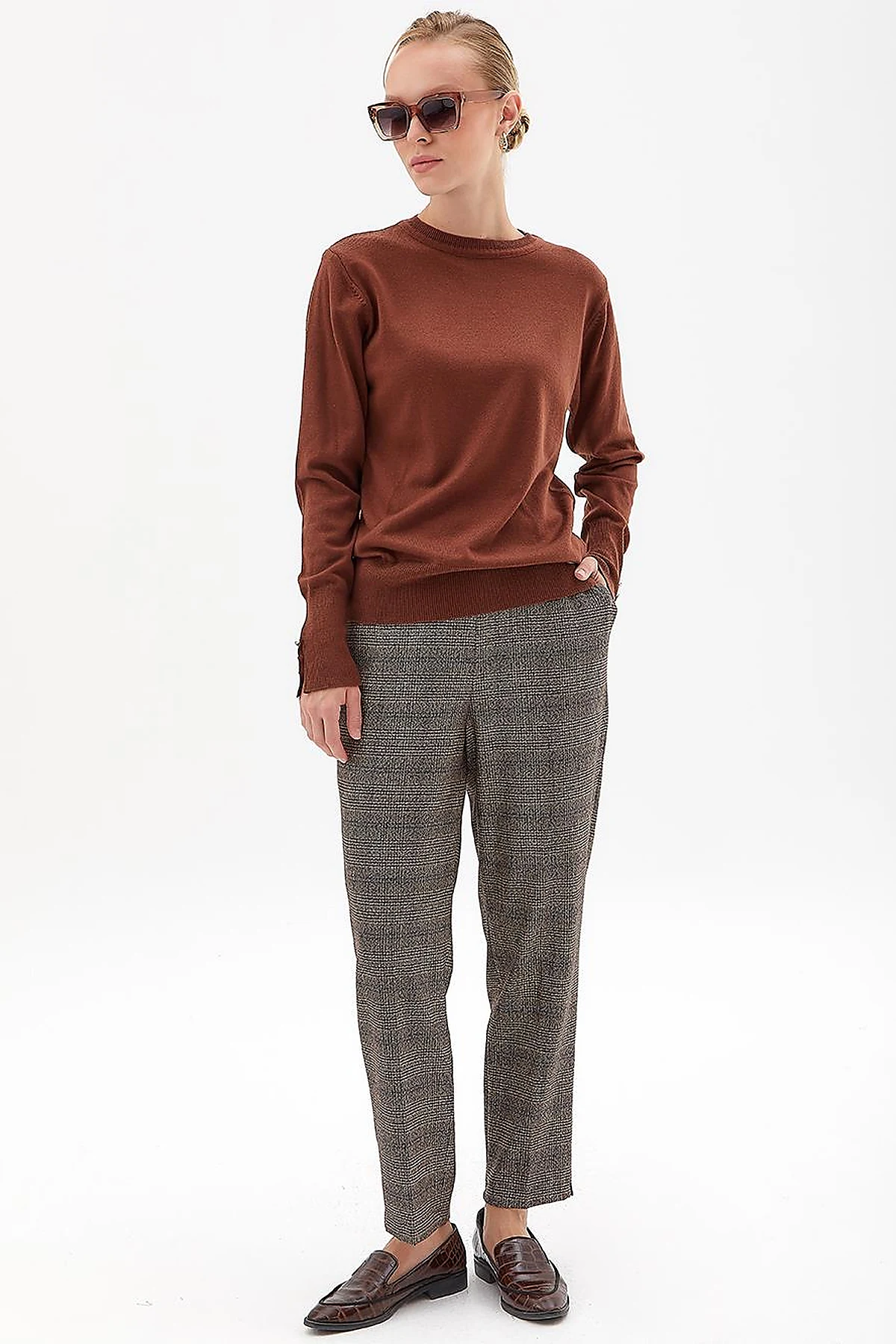 Round Neck Collar Knitwear Sweater Dark Brown
