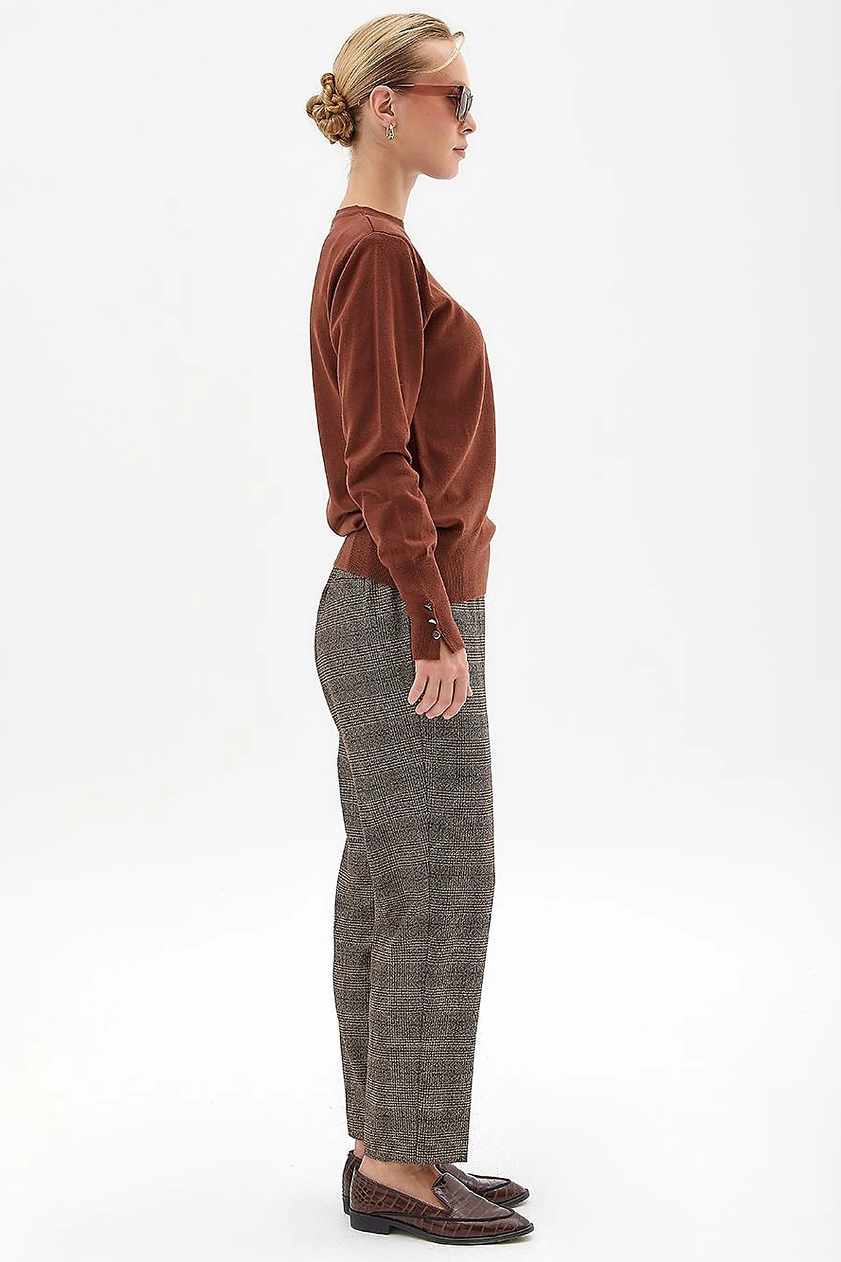 Round Neck Collar Knitwear Sweater Dark Brown