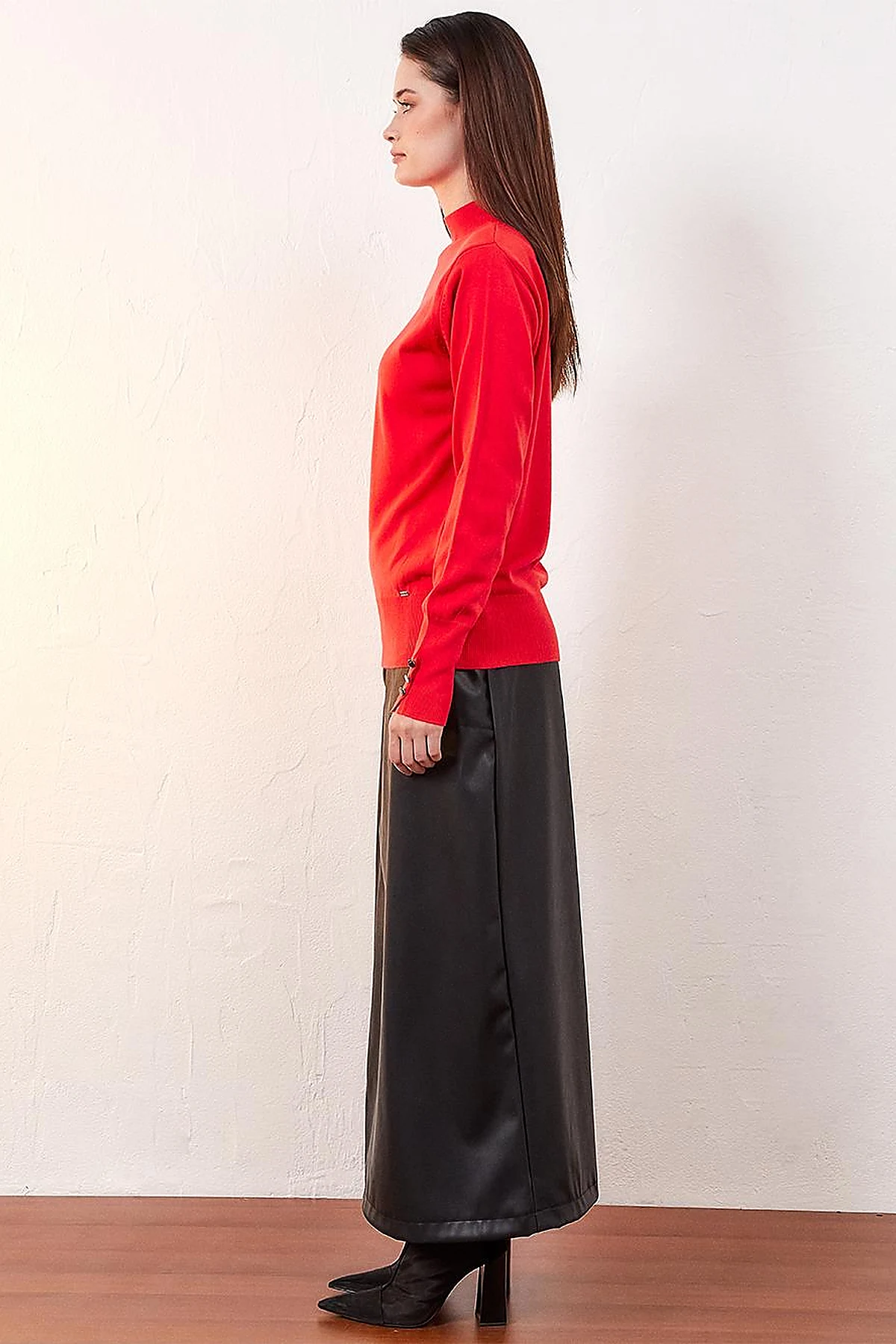 Basic Knit Sweater in Pomegranate Flower