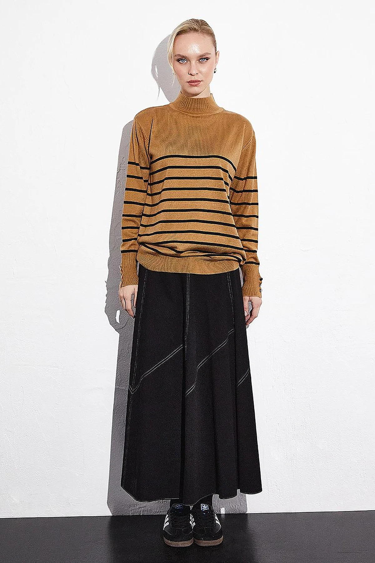 Turtleneck Striped Knitwear Sweater Beige Black