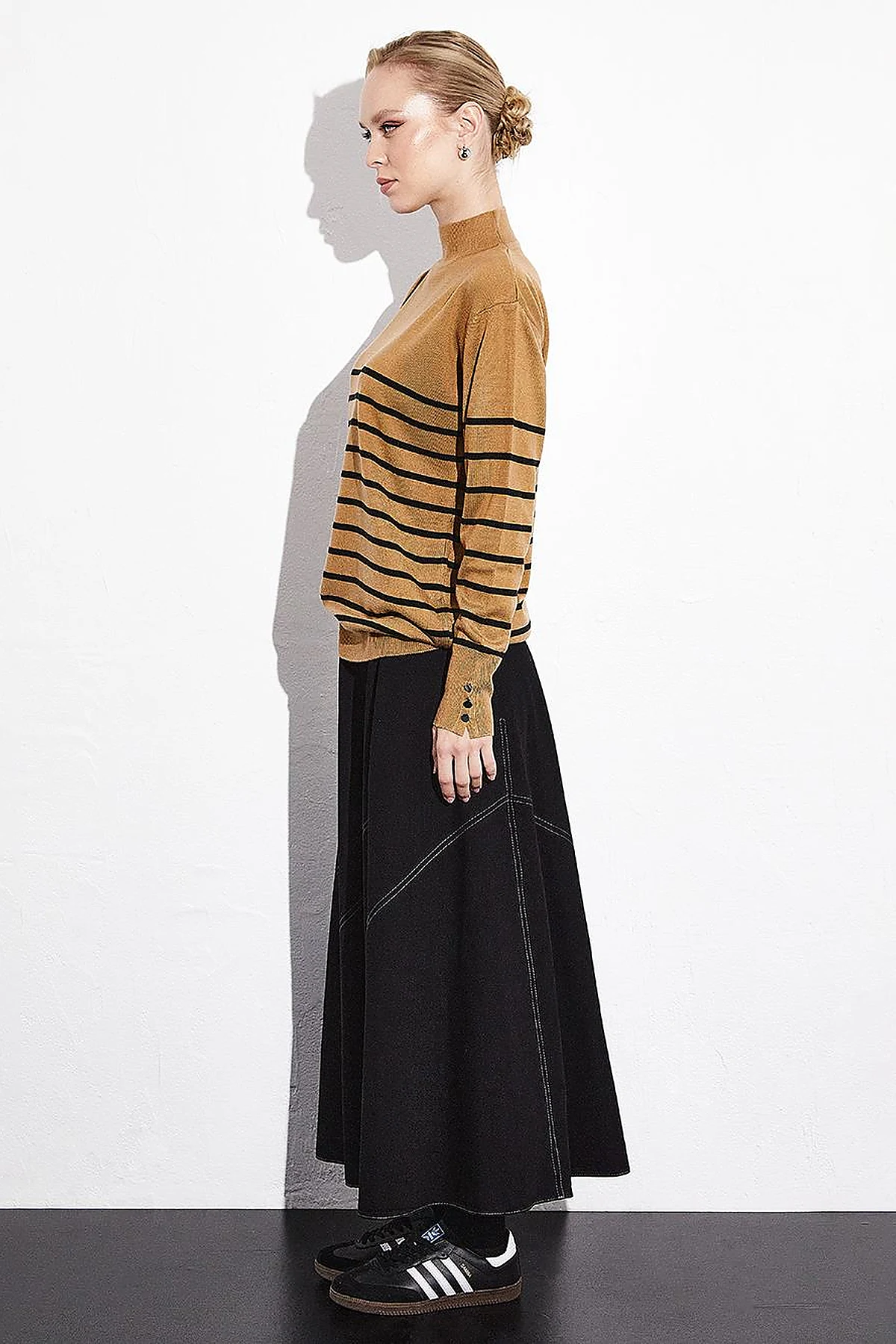 Turtleneck Striped Knitwear Sweater Beige Black