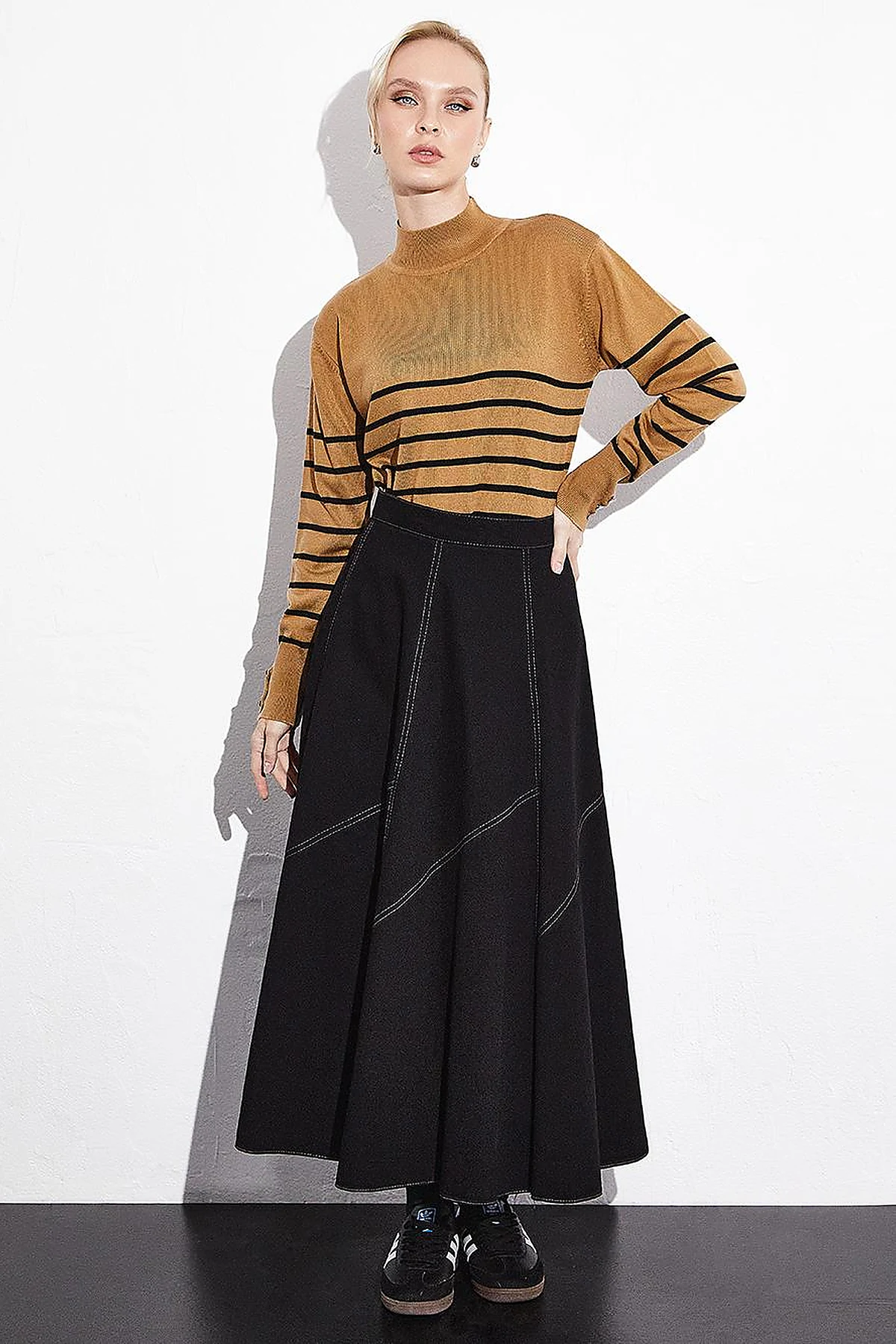 Turtleneck Striped Knitwear Sweater Beige Black