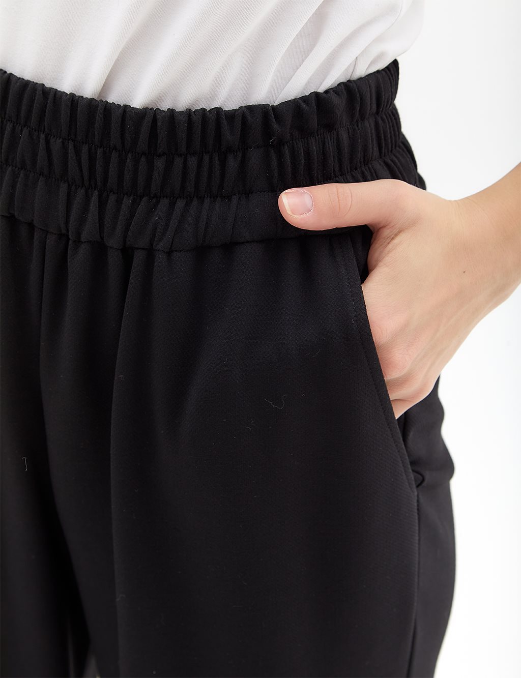 Pocket Detailed Elastic Waist Trousers