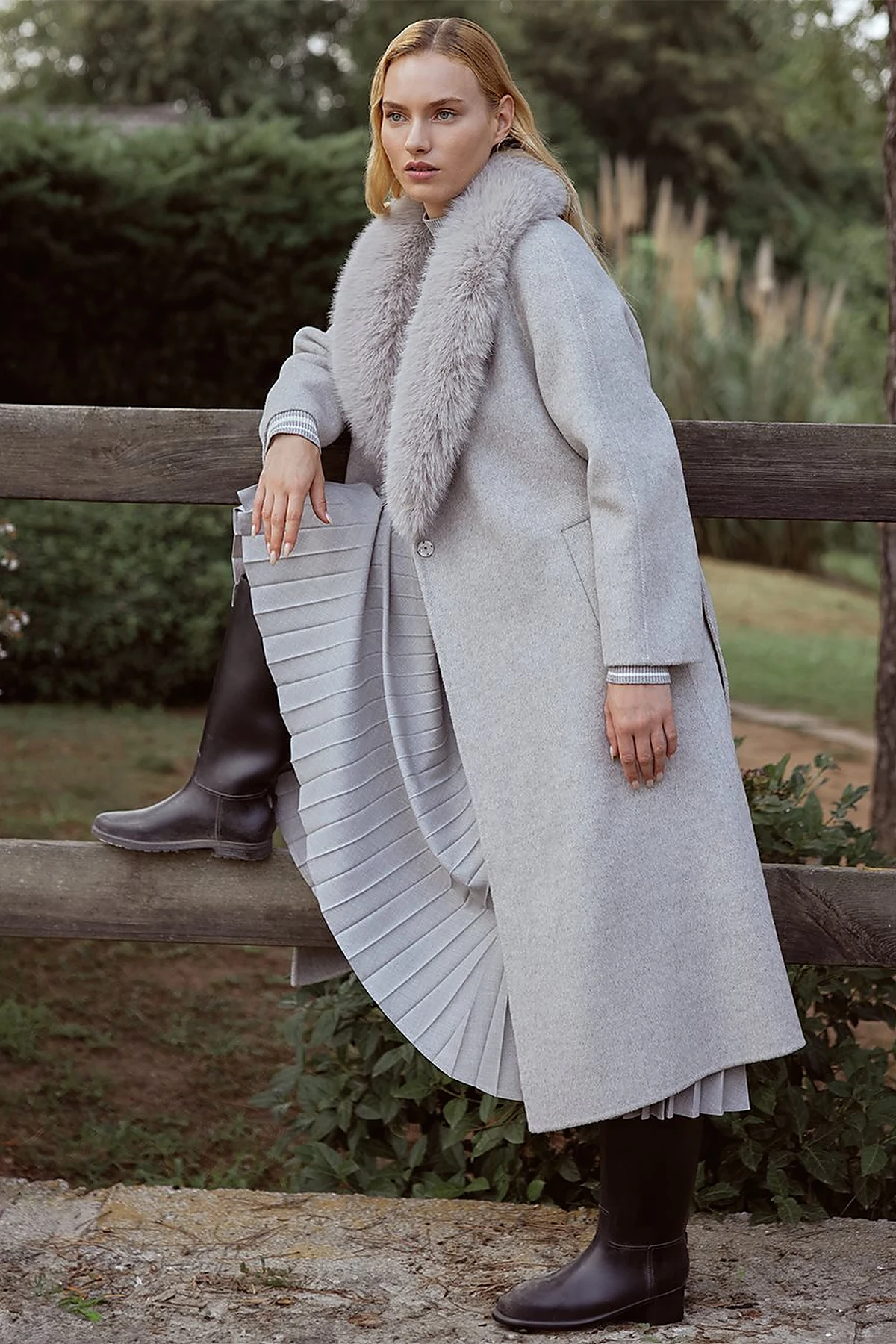 Premium Alpaca Wool Fur-Trimmed Herringbone Pattern Coat Grey