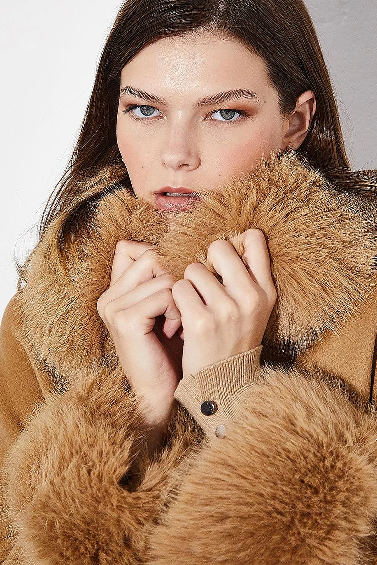 Premium Fur-Trimmed Coat in Camel