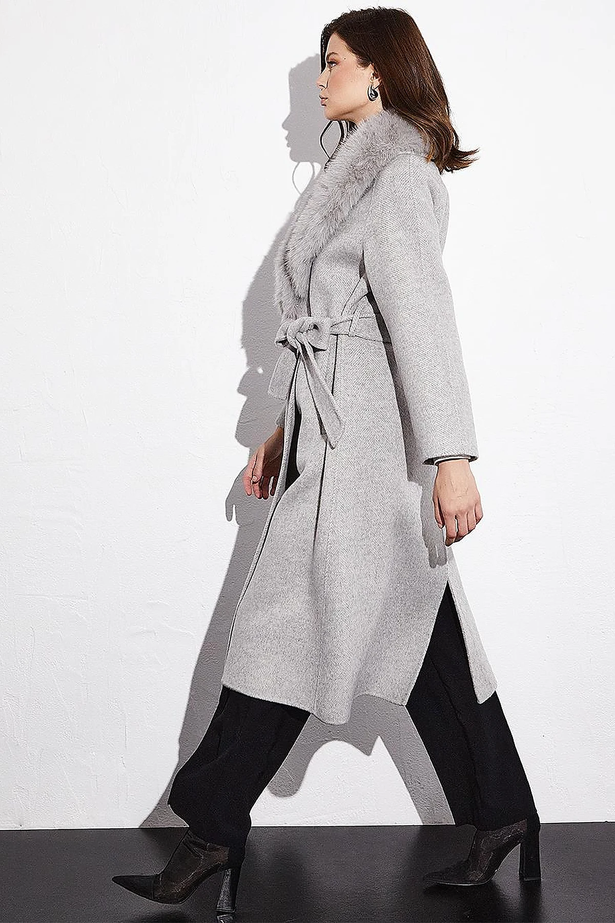 Premium Alpaca Wool Fur-Trimmed Herringbone Pattern Coat Grey