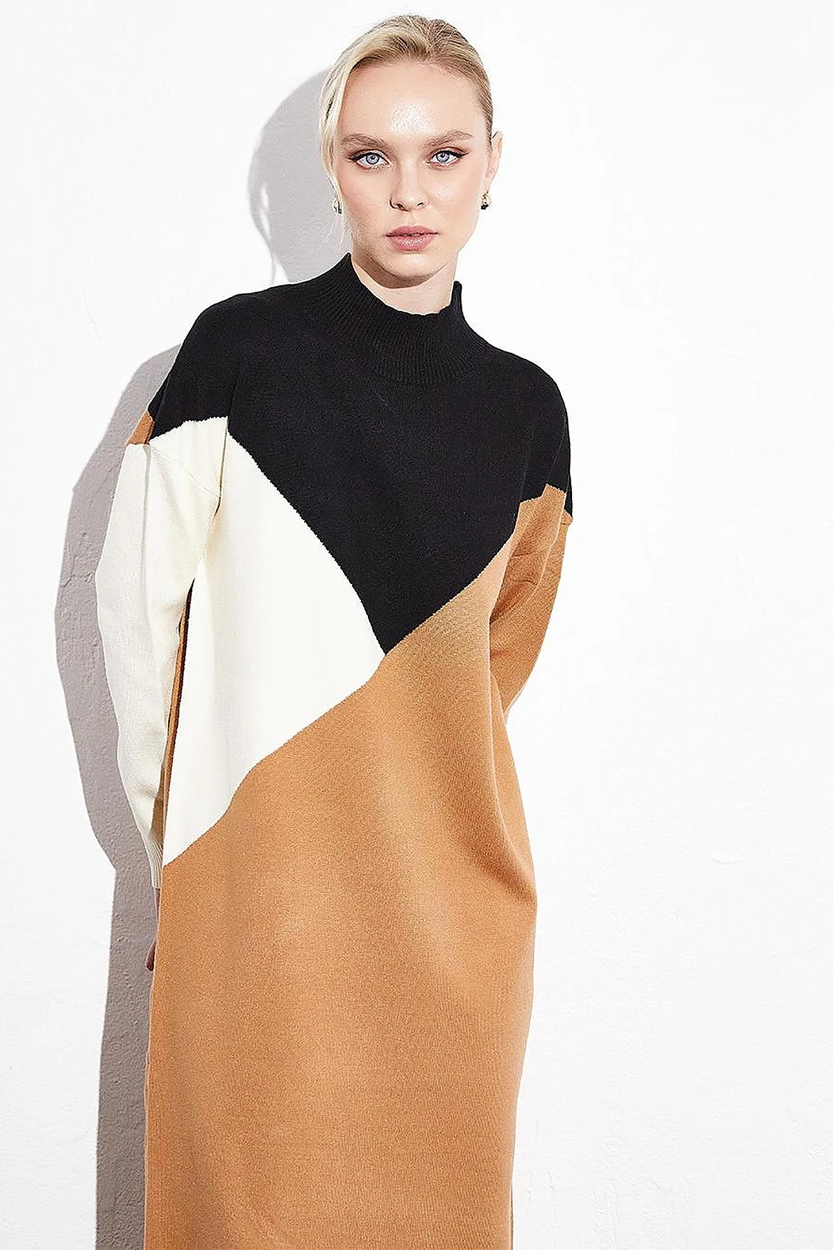 Exclusive Fisherman's Collar Colorful Knit Dress Beige