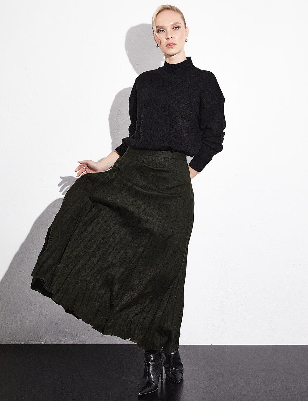 Pleated Stitch Skirt Khaki
