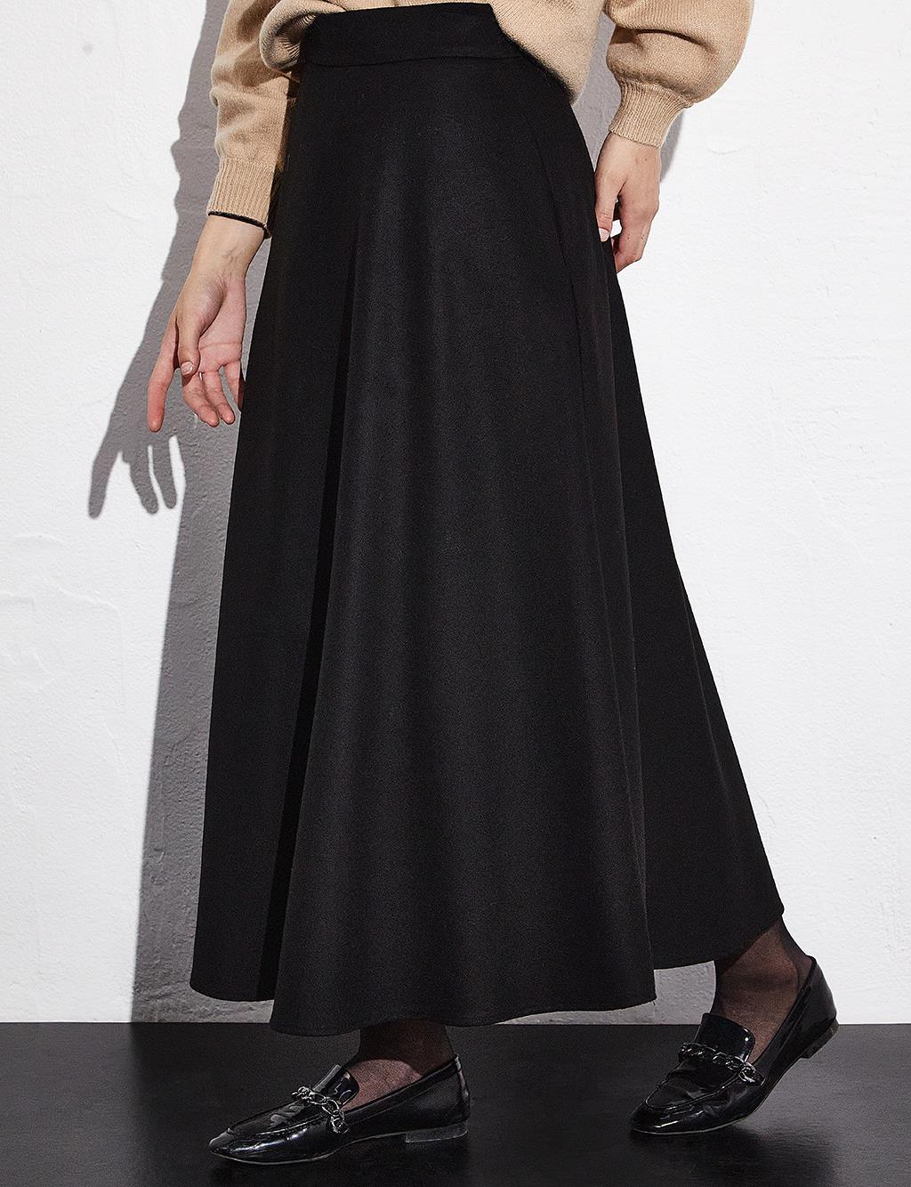 Flared Cut Cuff Skirt Black