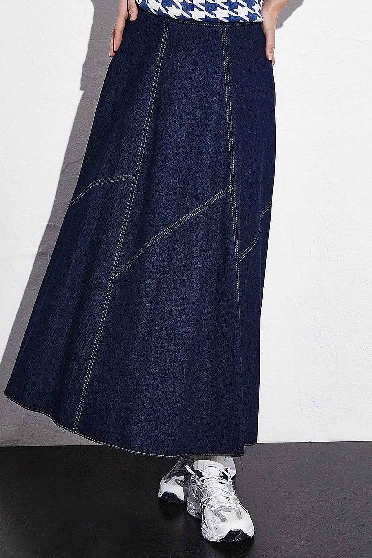 Piece Stitched Flared Denim Skirt Indigo