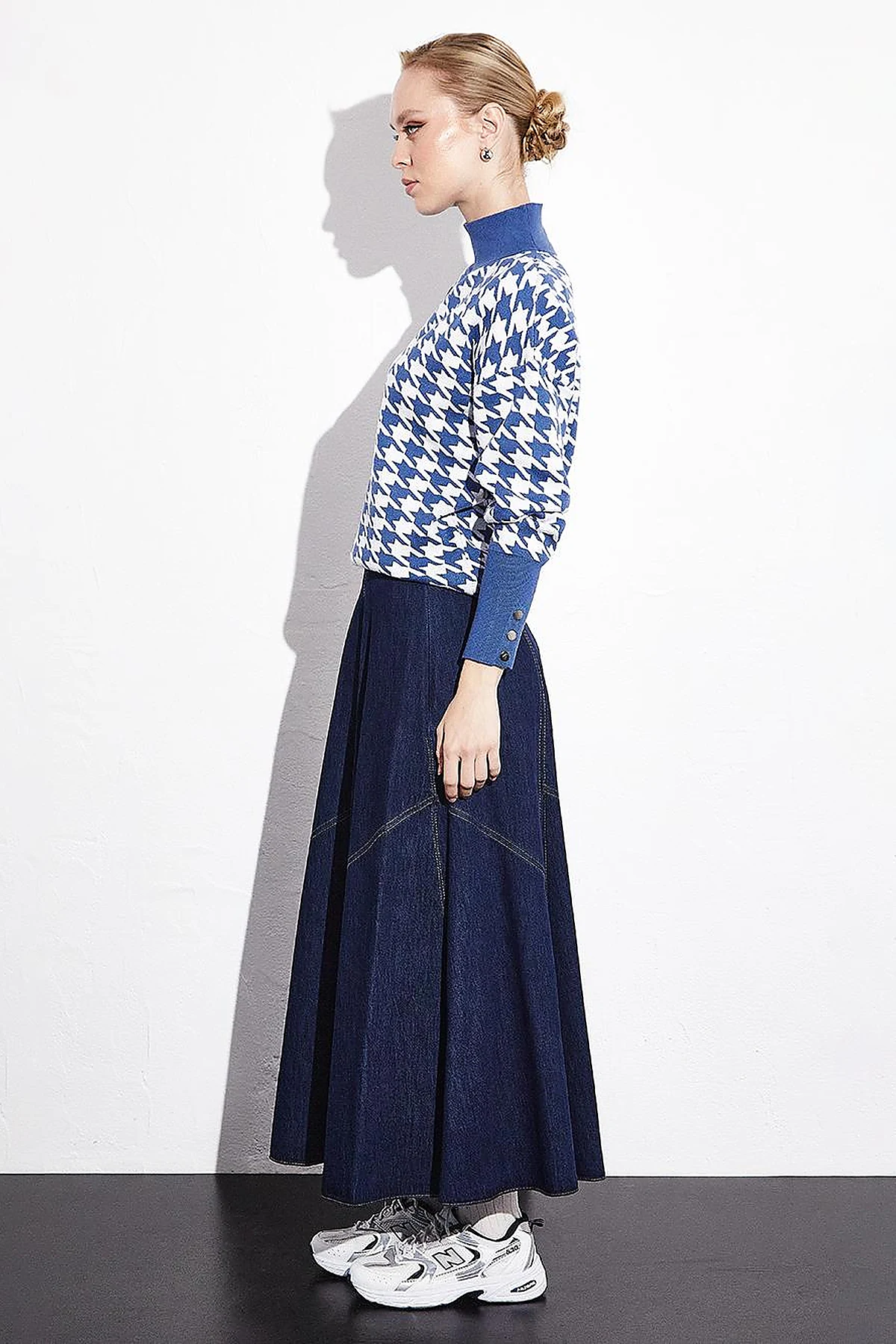 Piece Stitched Flared Denim Skirt Indigo