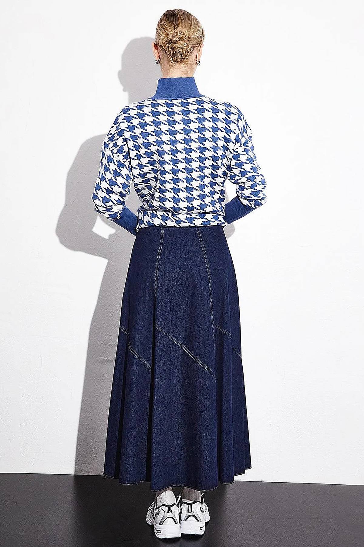 Piece Stitched Flared Denim Skirt Indigo