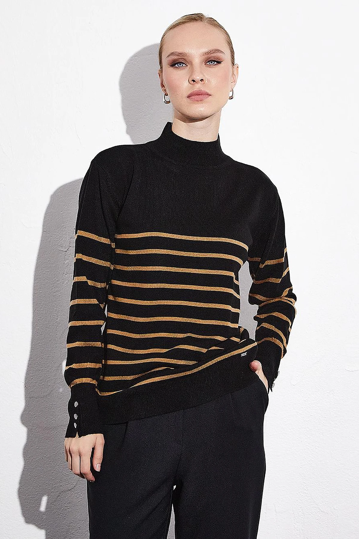 Turtleneck Striped Knitwear Sweater Black Beige