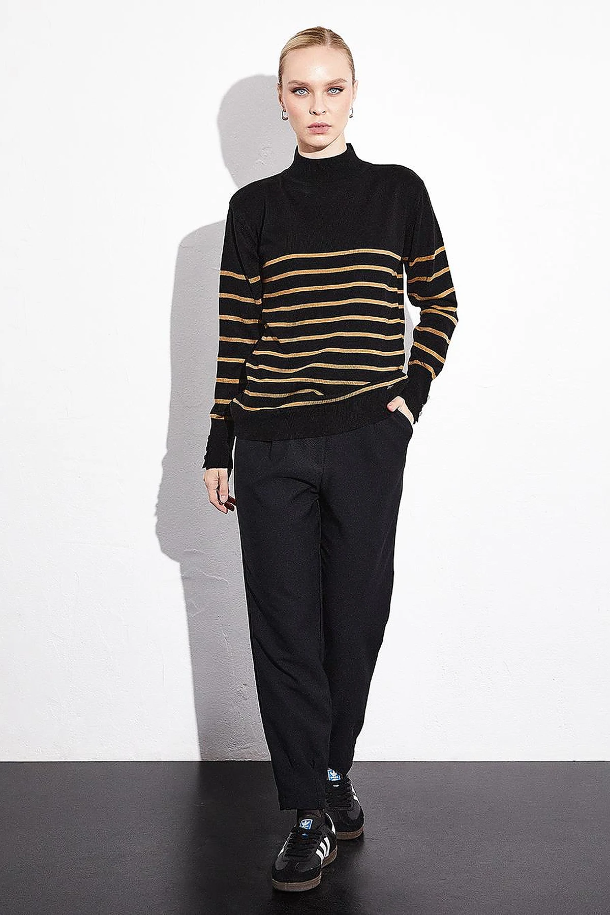 Turtleneck Striped Knitwear Sweater Black Beige