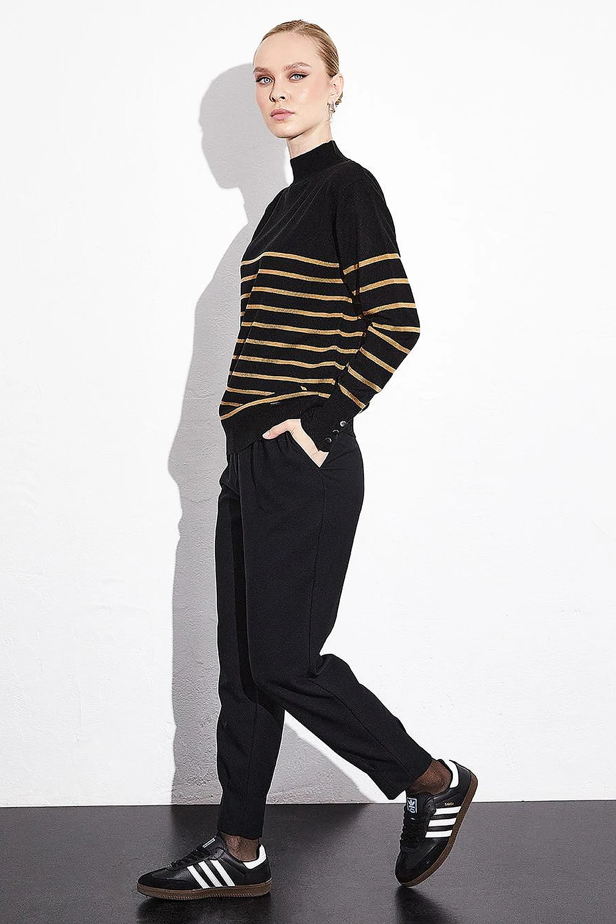 Turtleneck Striped Knitwear Sweater Black Beige