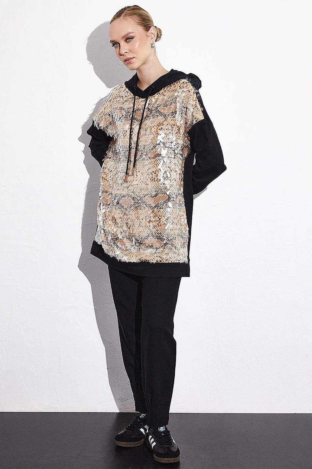 Sequined Hooded Sweatshirt Black