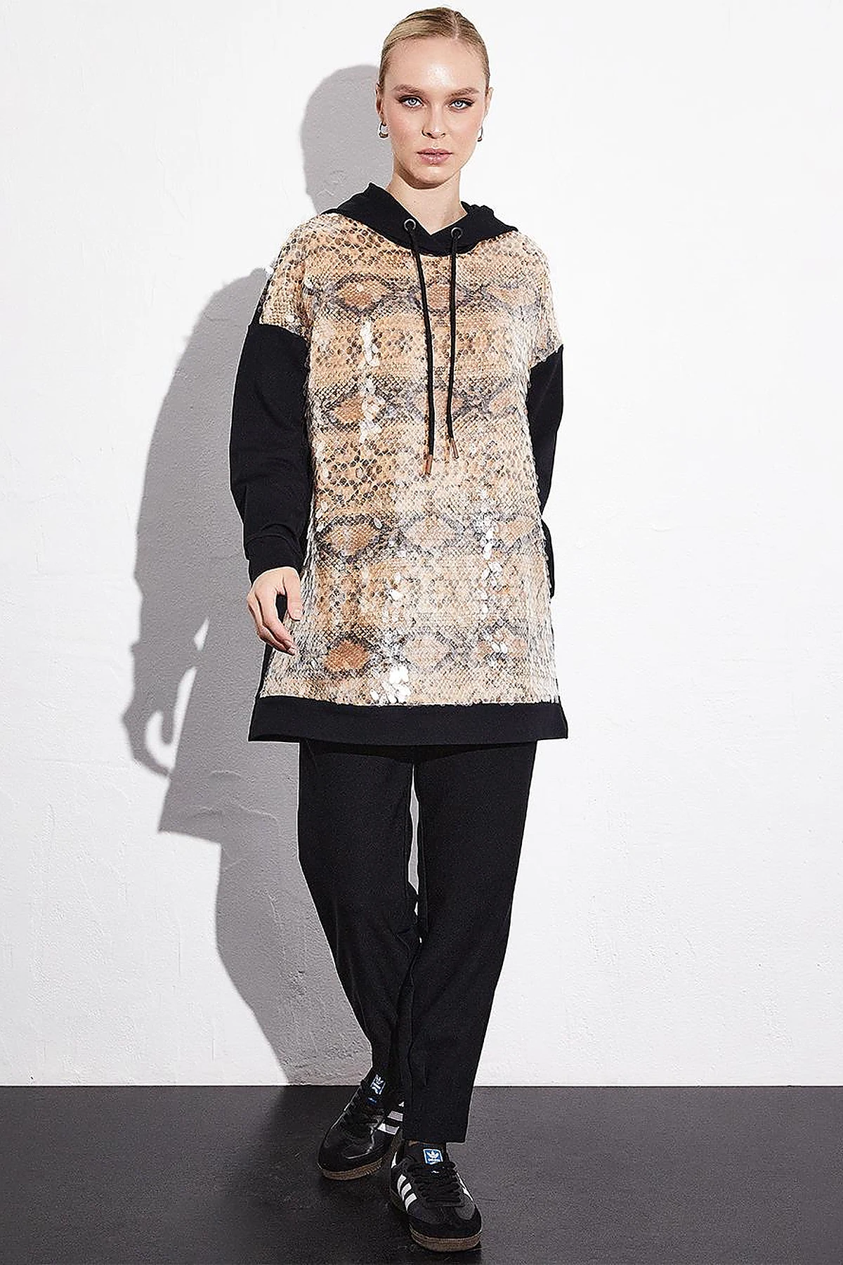 Sequined Hooded Sweatshirt Black