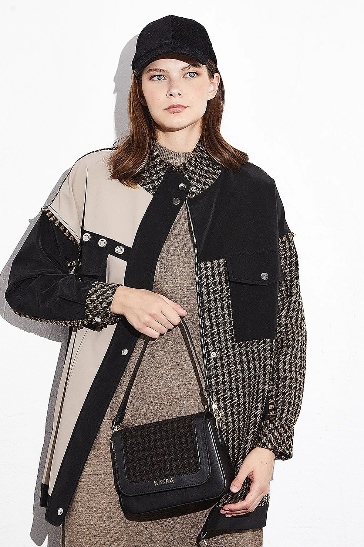 Houndstooth Patterned Square Form Bag Brown Black